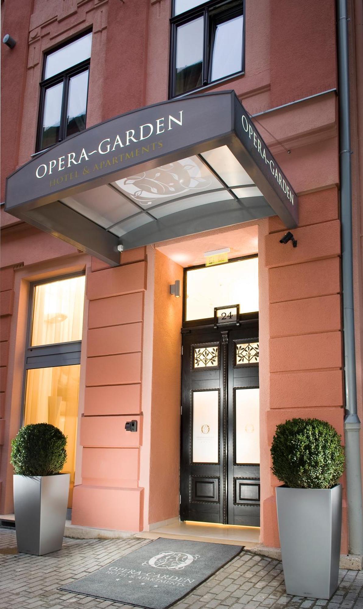 Opera Garden Hotel & Apartments Budapeste Exterior foto